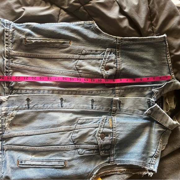 Levi Strauss signature destroyed denim vest. Size M - Picture 14 of 14